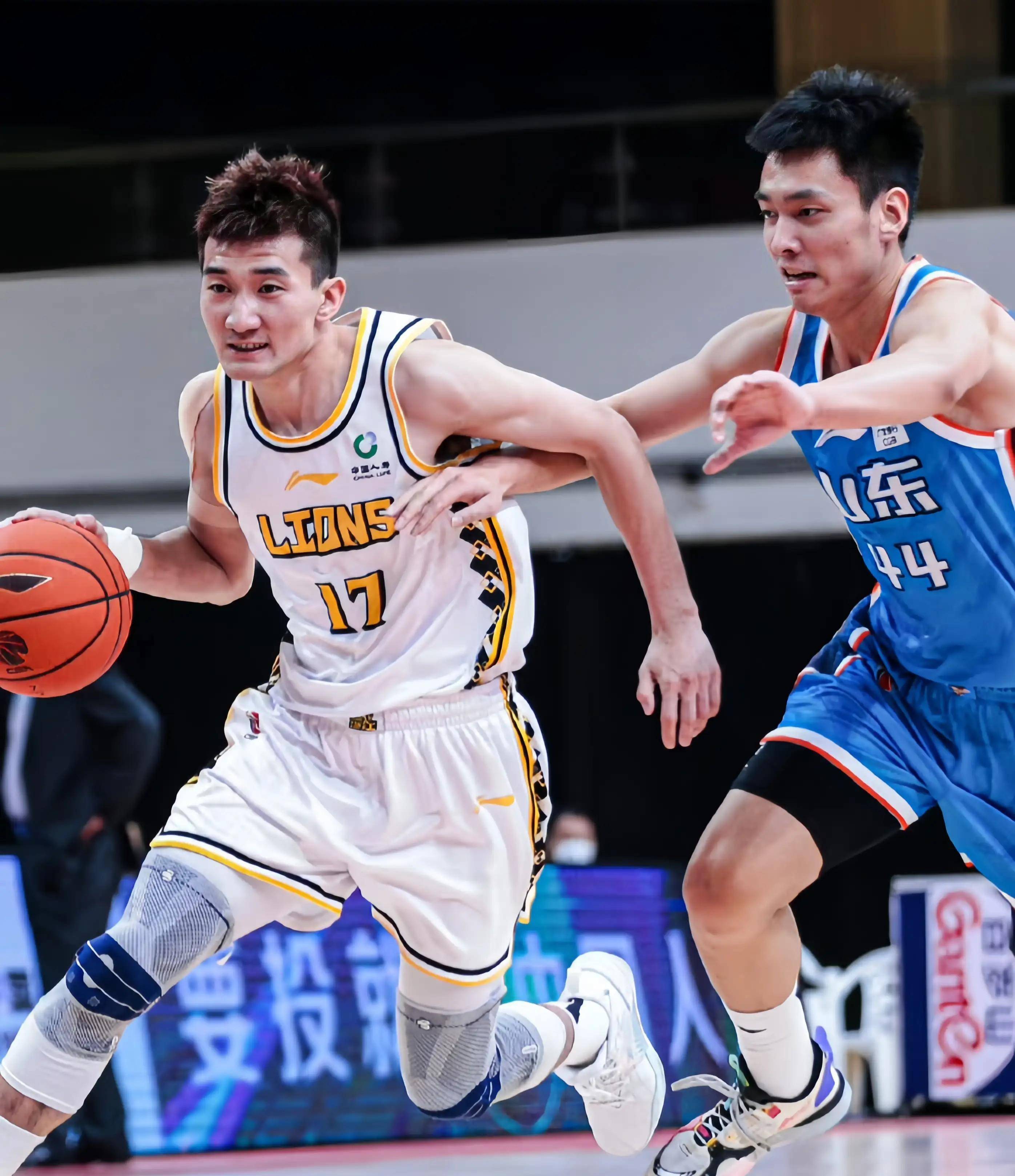 实施精准反 实施精准反